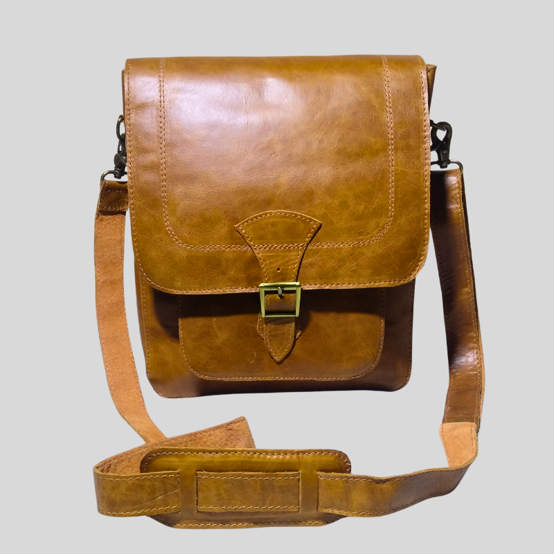 Morral clásico cuero natural artesanal vista frontal
