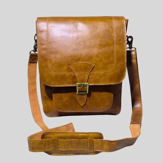 Morral clásico cuero natural artesanal vista frontal