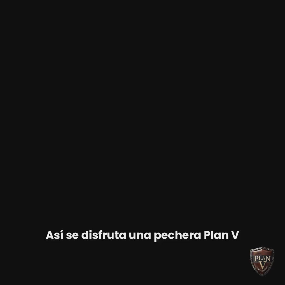 Cargar video: Video del taller de Plan V mostrando el corte y la costura del cuero